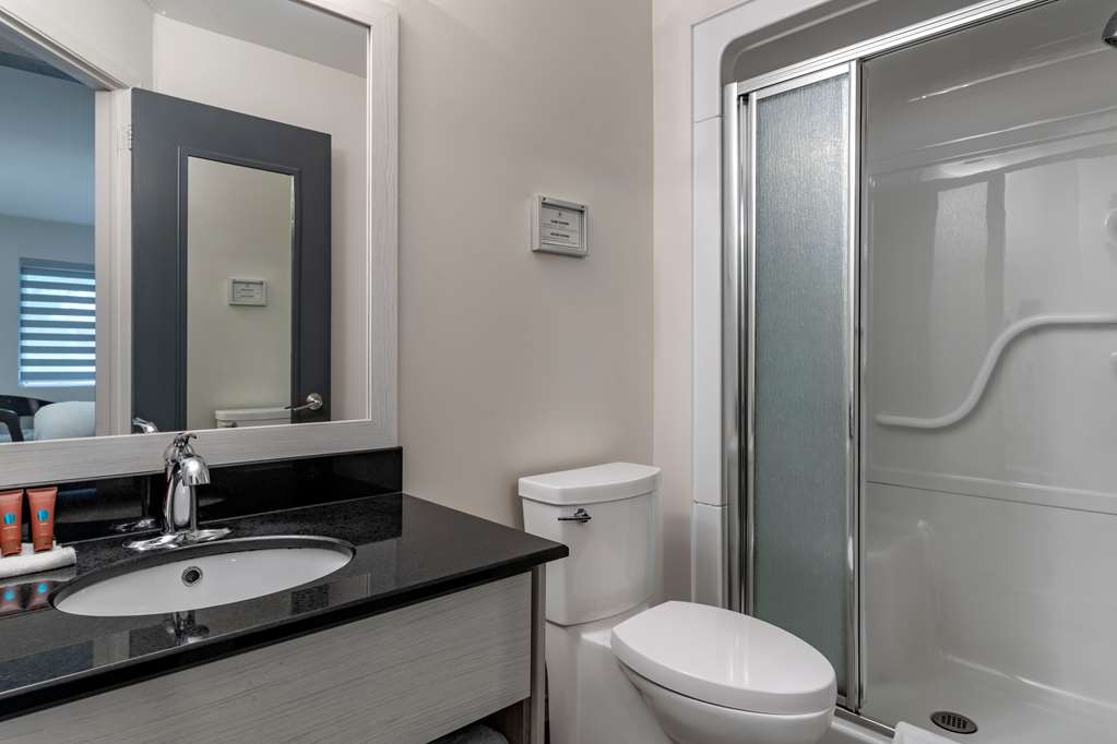 King Guest Bathroom Dannys Suites, SureStay Collection By Best Western Beresford (506)546-6621