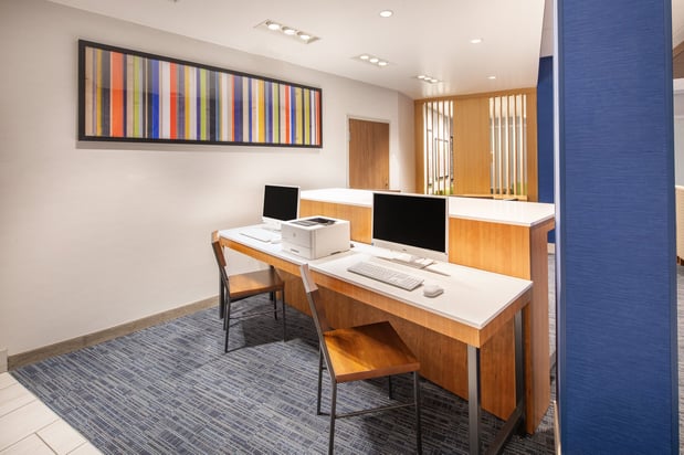 Images Holiday Inn Express & Suites Chico by IHG