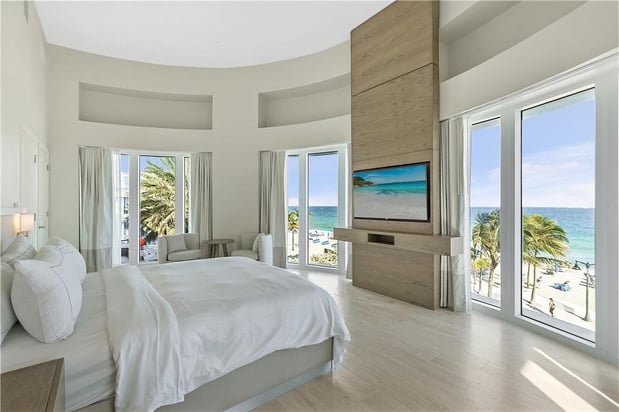 Images Beach House Fort Lauderdale, a Hilton Resort