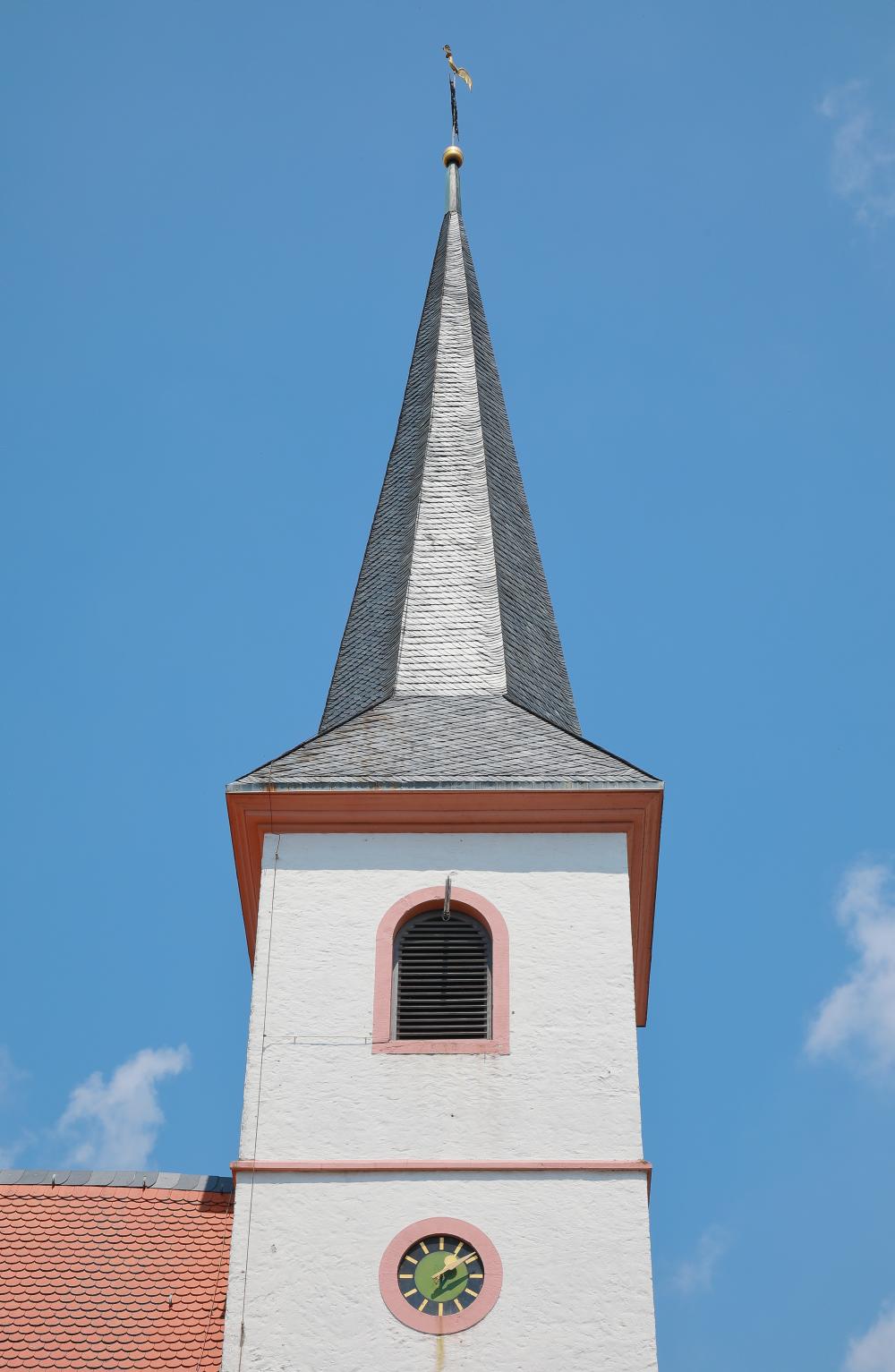 Kirchturm der Peterskirche von Stadecken