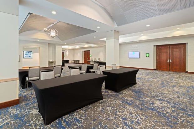 Images Embassy Suites by Hilton Tampa USF Near Busch Gardens