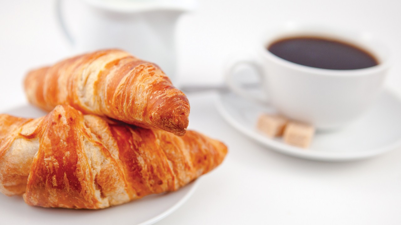 Conveniently located in the casino lobby of Isle Waterloo Casino Hotel in Waterloo Iowa, Simply Yummy Baking Company offers grab-and-go breakfast options. Or pull up a chair and enjoy freshly brewed specialty coffees and exciting pastries.