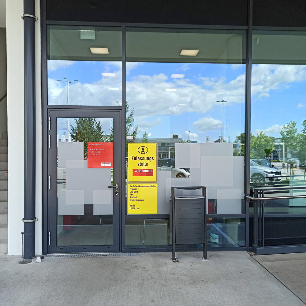 Wüstenrot Zulassungsstelle Industriezeile Linz, Industriezeile 61 in Linz