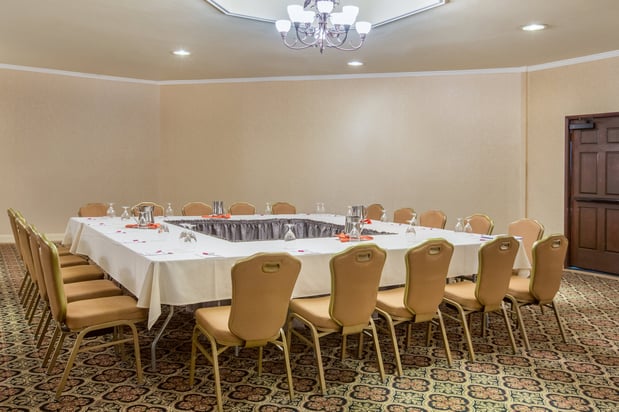 Images Crowne Plaza San Diego - Mission Valley by IHG