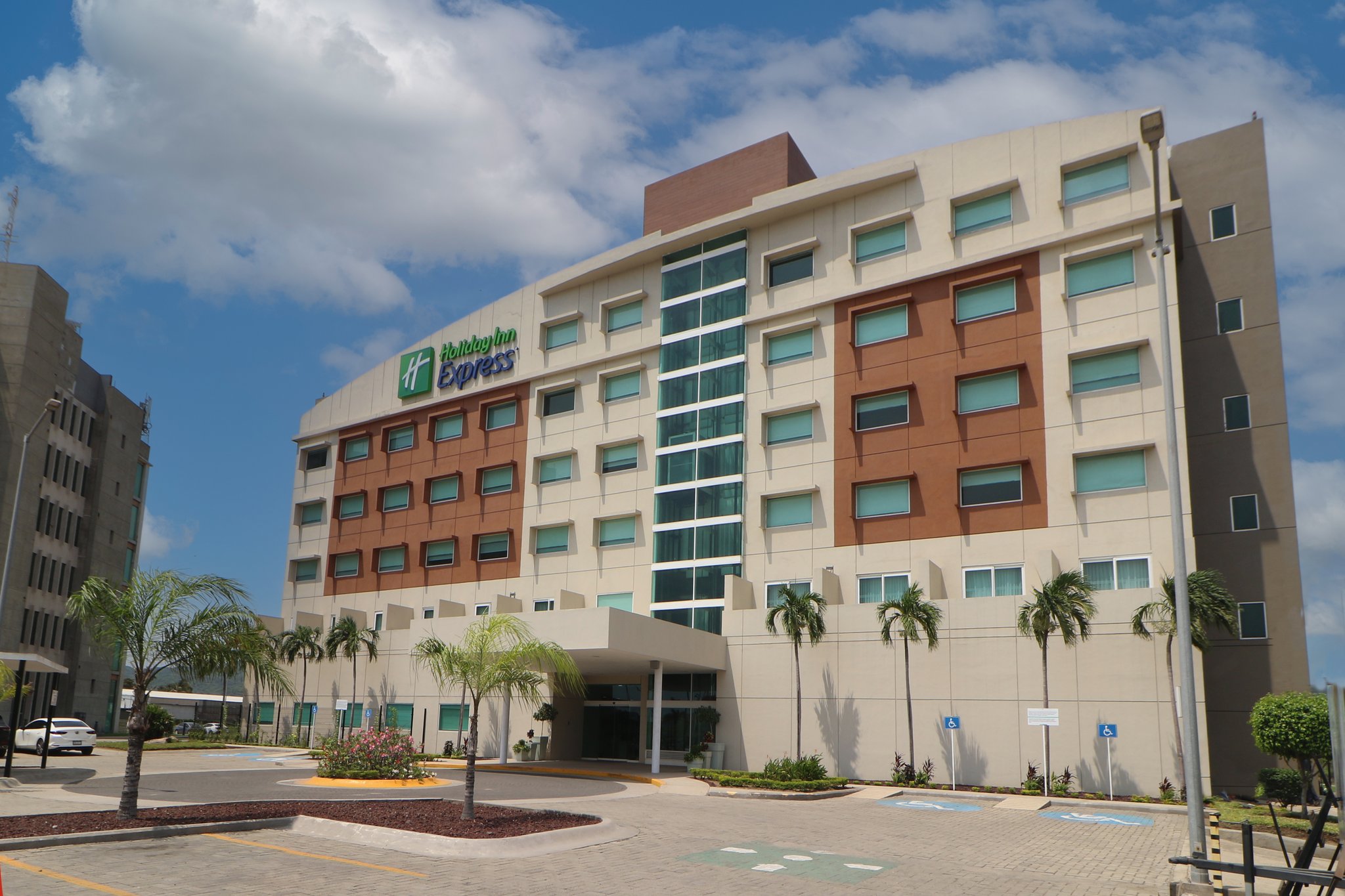 Images Holiday Inn Express Manzanillo by IHG
