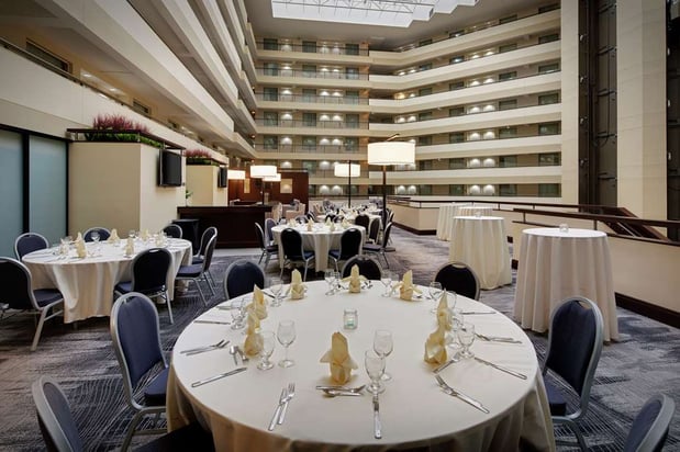 Images Embassy Suites by Hilton Detroit Troy Auburn Hills
