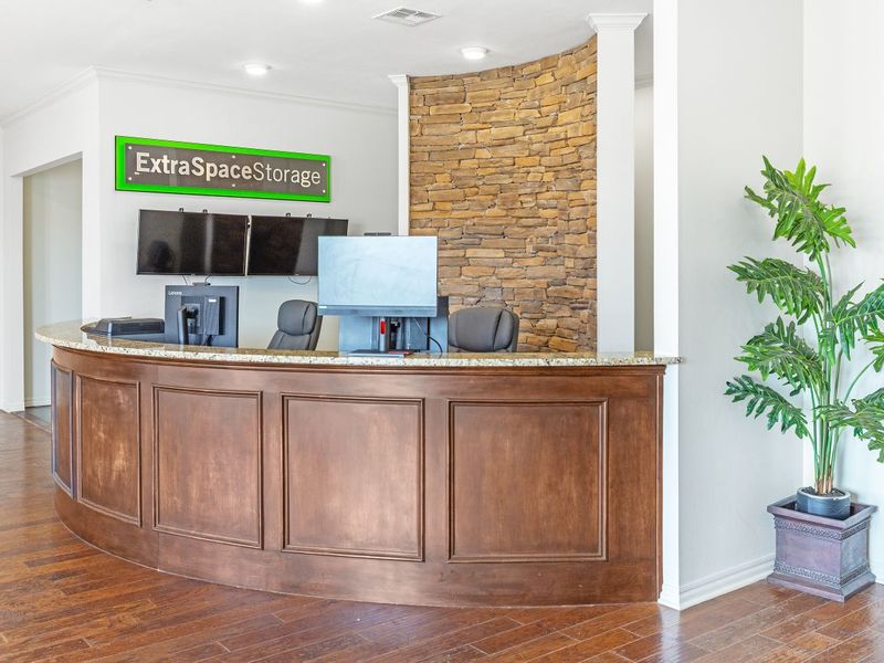 Office - Storage Express at 5802 NW 164th St, Edmond, OK 73013 