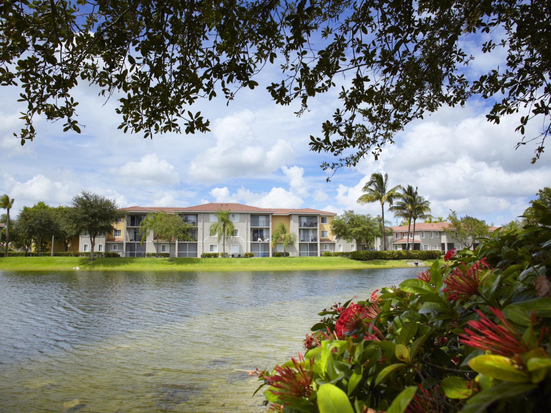 Camden Doral Apartments Photo