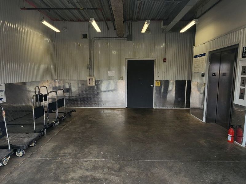 Extra Space Storage Image