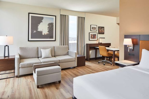 Images Embassy Suites by Hilton Nashville Downtown