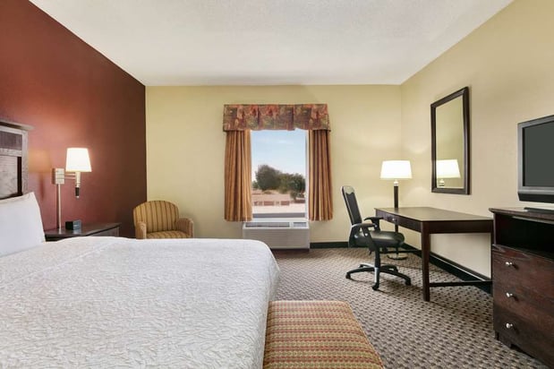 Images Hampton Inn & Suites Lawton