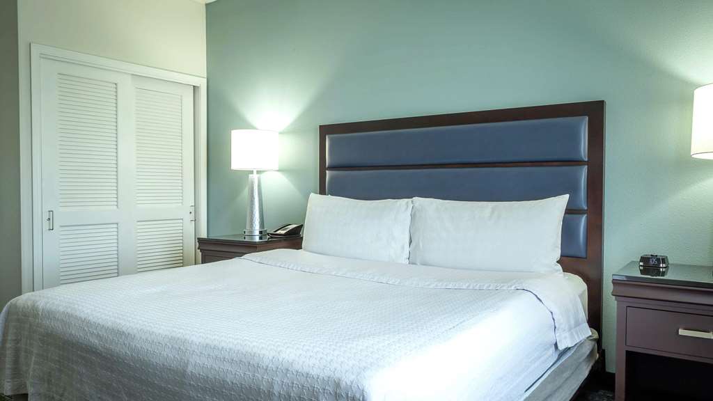 Guest room bath Homewood Suites by Hilton Miami - Airport West Miami (305)629-7831