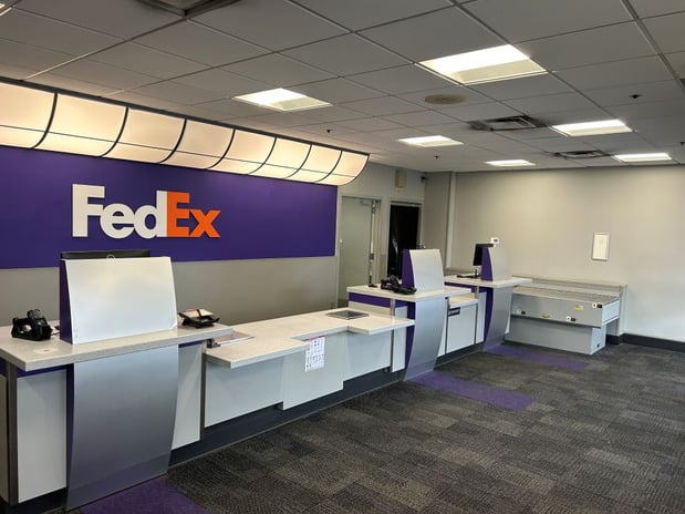 Images FedEx Office Ship Center
