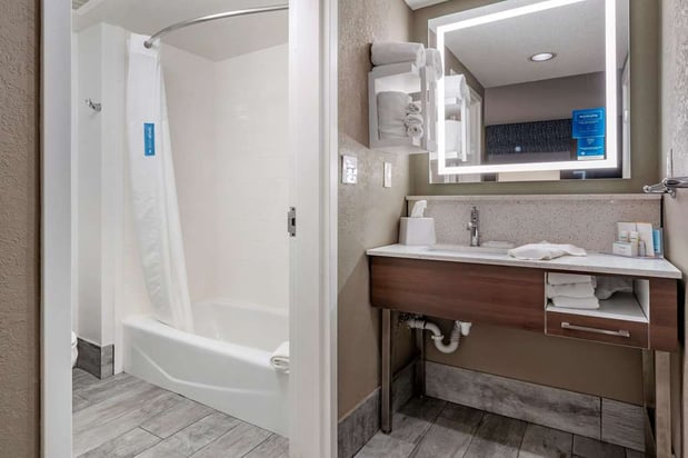 Images Hampton Inn & Suites Louisville East