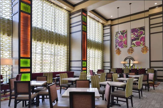 Images Hampton Inn & Suites Dallas Market Center