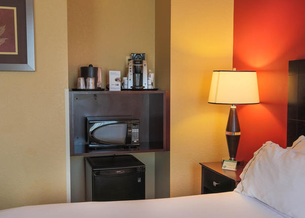 Images Holiday Inn Express Baltimore-Downtown, an IHG Hotel