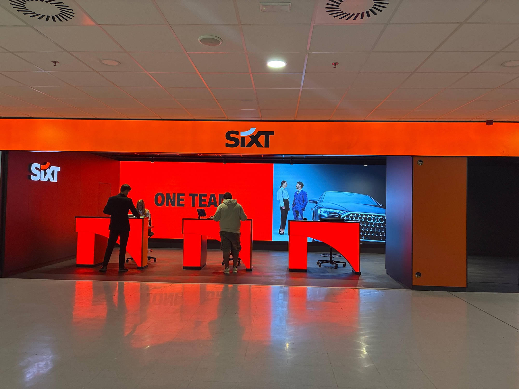 SIXT Alquiler de Coches - Aeropuerto de M&aacute;laga (AGP) 17
