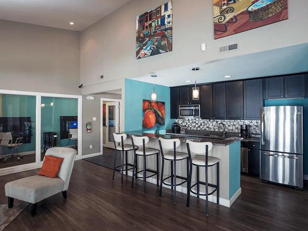Images Greenway Chase Apartments