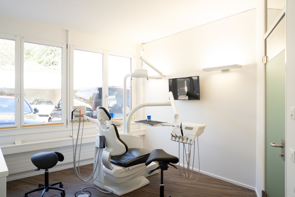 Zahnarztpraxis Resident, Hauptstrasse 49 in Berg