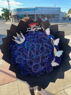 Compton Flower Shop - Customized blue rose bouquet