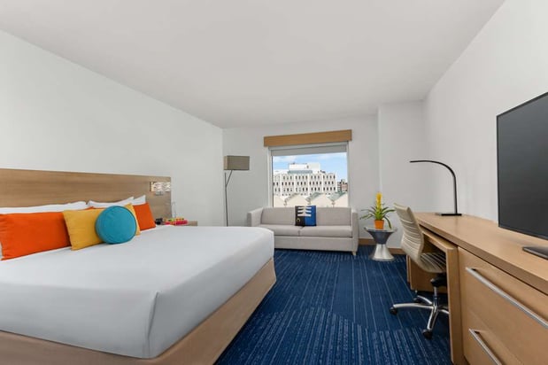 Images The Art Hotel Denver, Curio Collection by Hilton