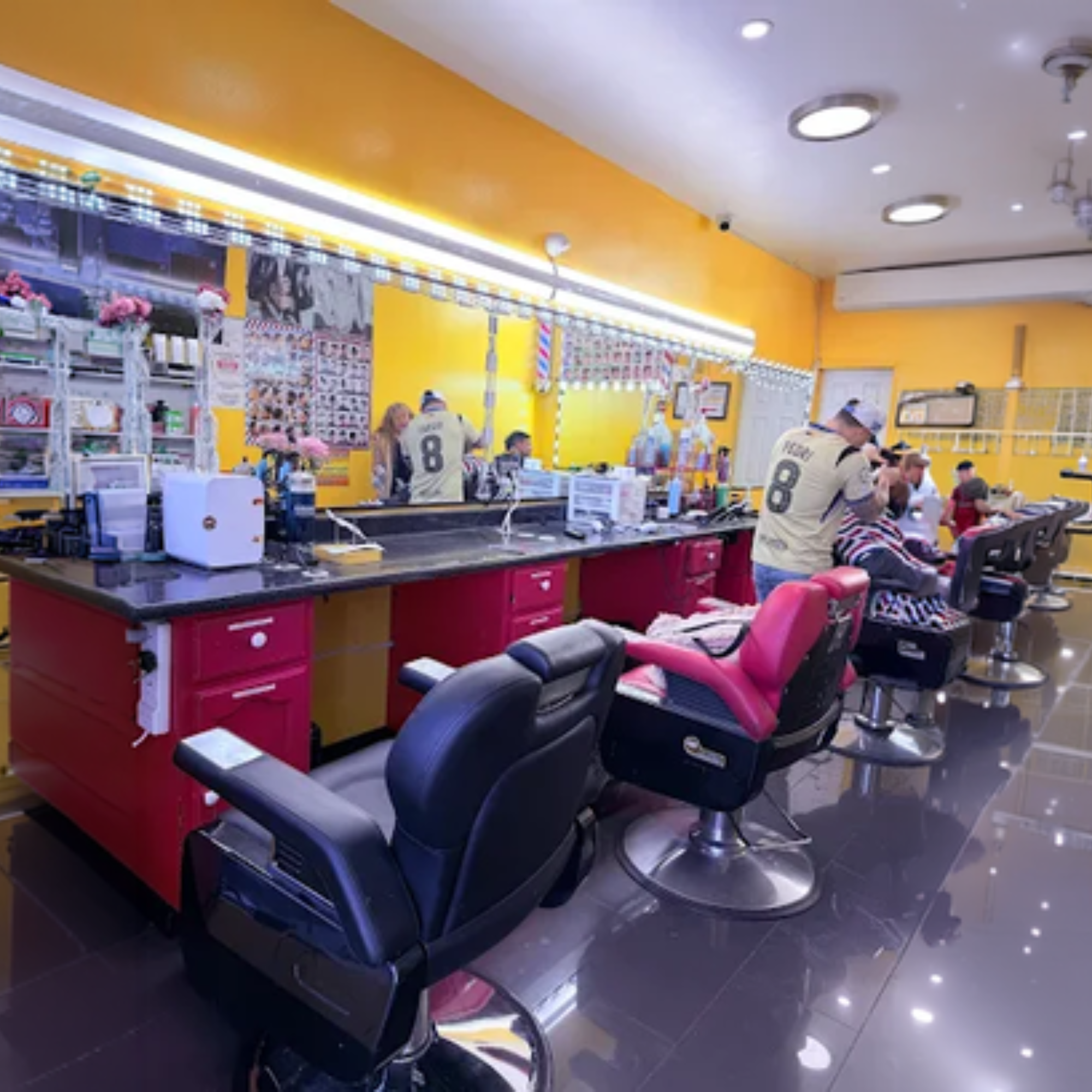 Ezequiel Barberi´a & Salo´n de Belleza Image