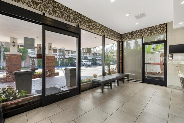 Images Best Western Plus Carriage Inn