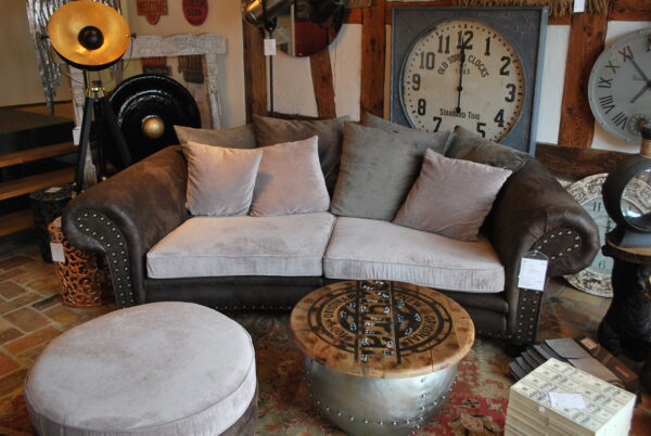 Bilgeri-Möbel und Bodenbeläge, Dorfstrasse 34 in Kloten