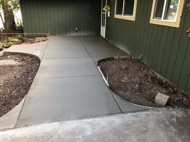 Images BENDS PRO LANDSCAPING AND MAINTENANCE, LLC