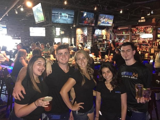Images Marina 84 Sports Bar & Grill