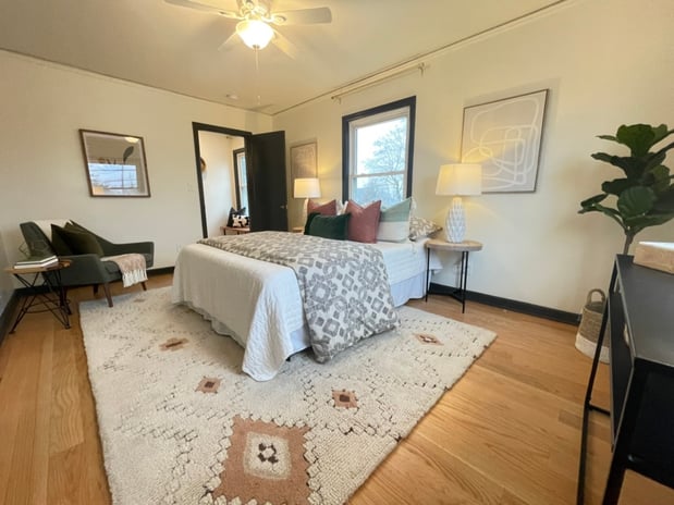 Images Ashley Jackson - Mueller Residential Group at Realty Austin | Compass, Principal REALTOR