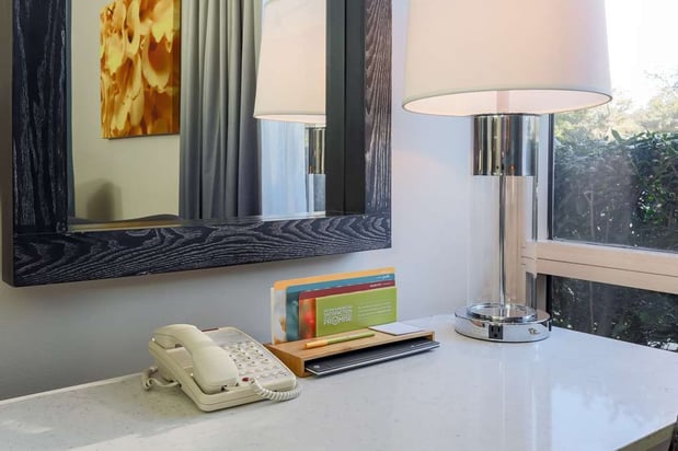 Images Hilton Garden Inn Dallas/Market Center