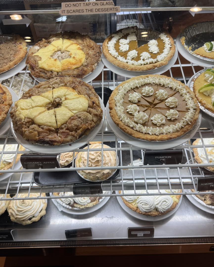 Colonial House Restaurant & Bar Image