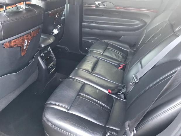 Images marin town cars & limousines service
