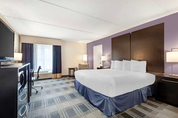 Images Best Western Hartford Hotel & Suites