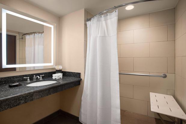 Images Crowne Plaza Los Angeles Harbor Hotel by IHG