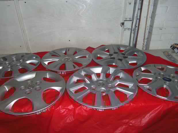 Images Chuck & Sons Hub Caps