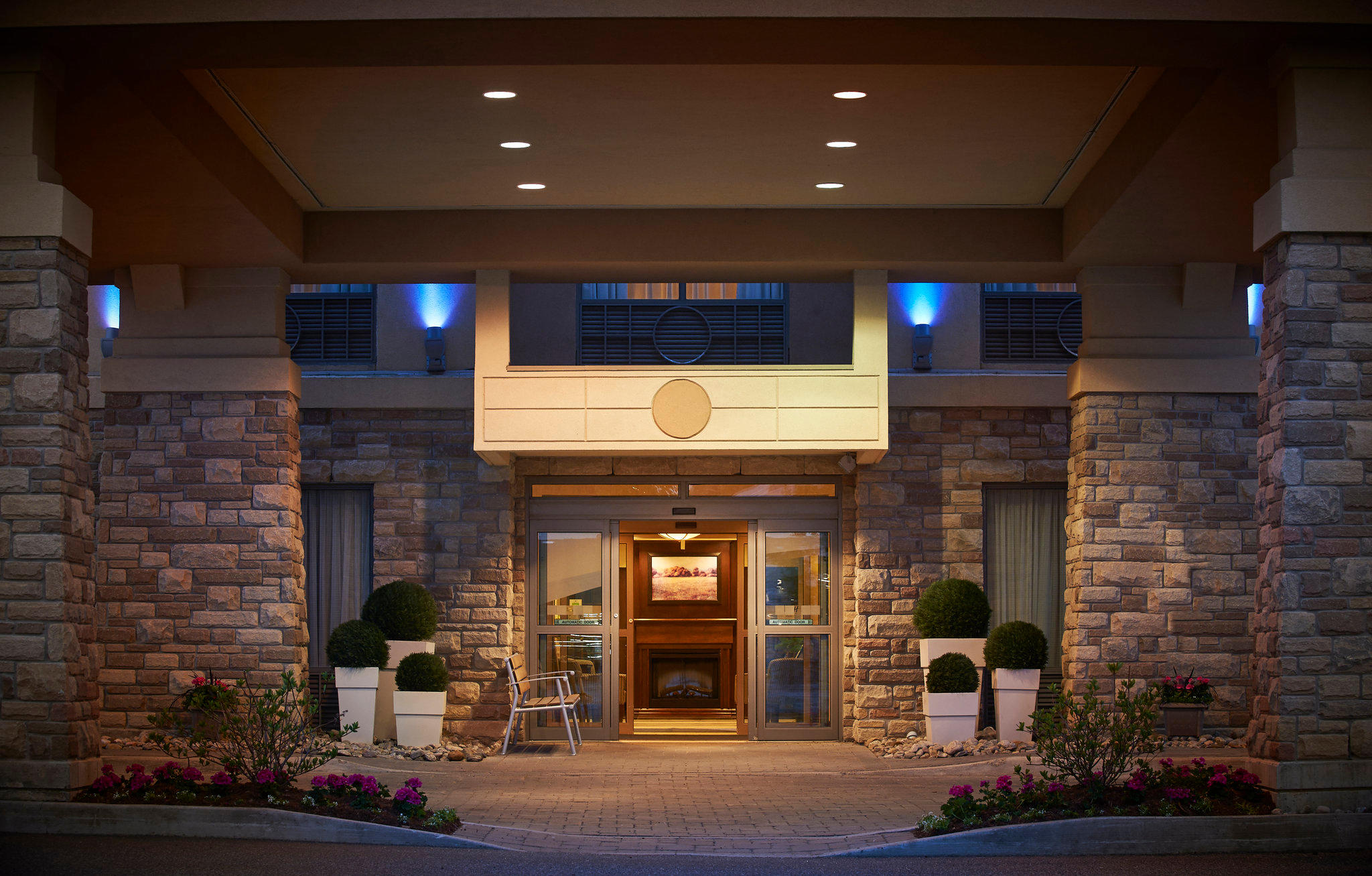 Images Holiday Inn Express & Suites Huntsville - Muskoka, an IHG Hotel