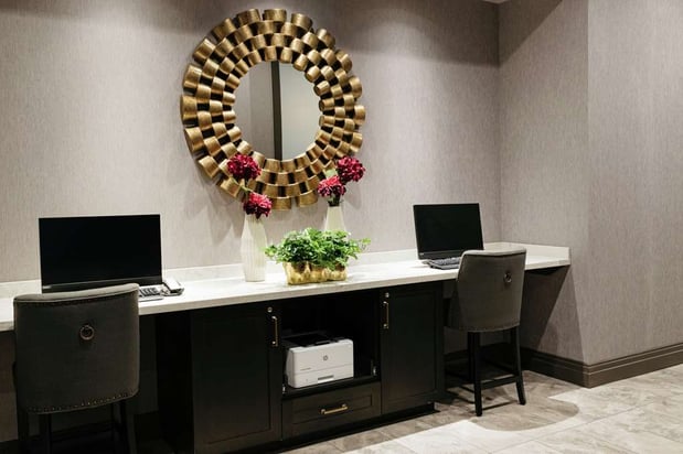 Images The Axis Moline Hotel, Tapestry Collection by Hilton