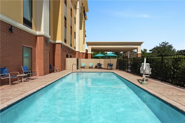 Images Hampton Inn & Suites Tampa Busch Gardens Area
