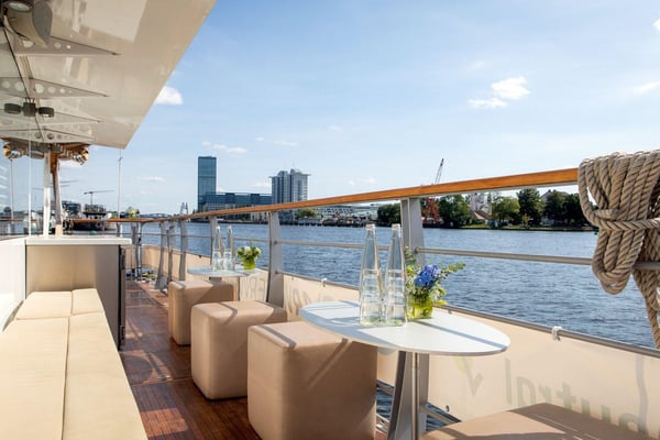 Bilder Solarwaterworld Hafen: Schiffsrundfahrten und Sightseeing Touren in Berlin mit Solar-Katamaran