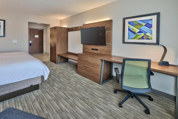 Images Holiday Inn Express & Suites Albuquerque East by IHG