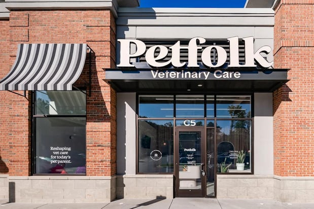Images Petfolk Veterinary & Urgent Care - Holly Springs