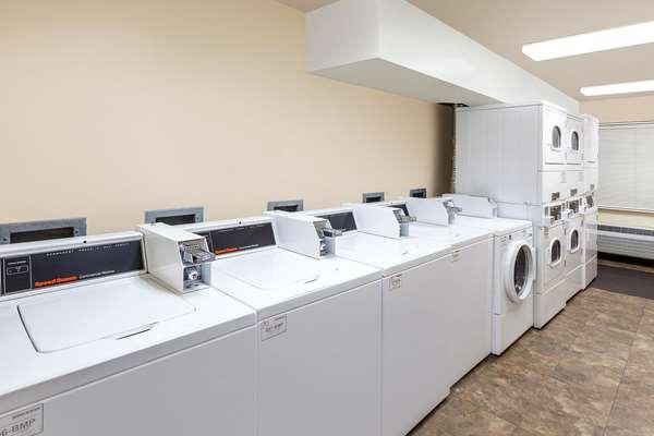 Images WoodSpring Suites Council Bluffs