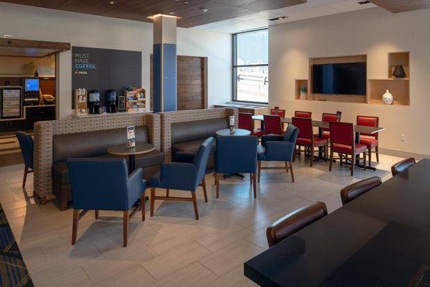 Images Holiday Inn Express & Suites Tulsa Downtown by IHG