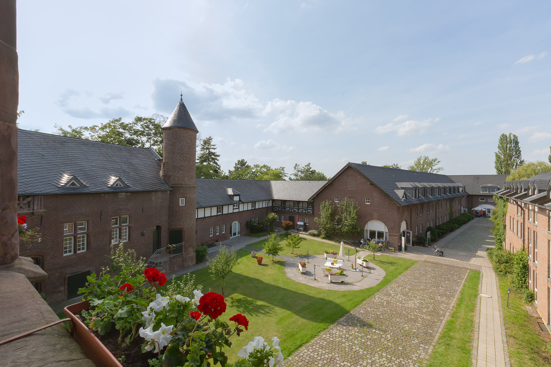 CURATA Seniorenresidenz Burg Binsfeld, Seniorenresidenz Burg Binsfeld in Nörvenich