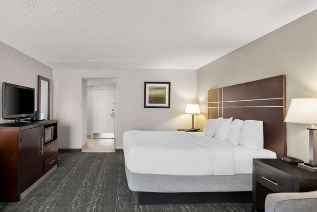 Images Best Western Luxbury Inn Fort Wayne