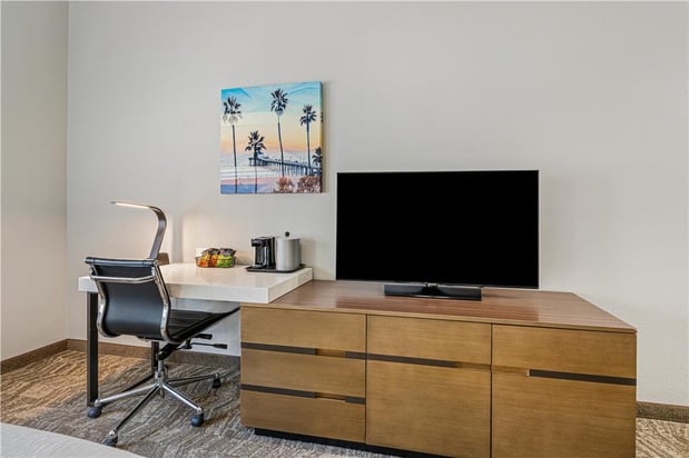 Images Best Western Valencia/Six Flags Inn & Suites