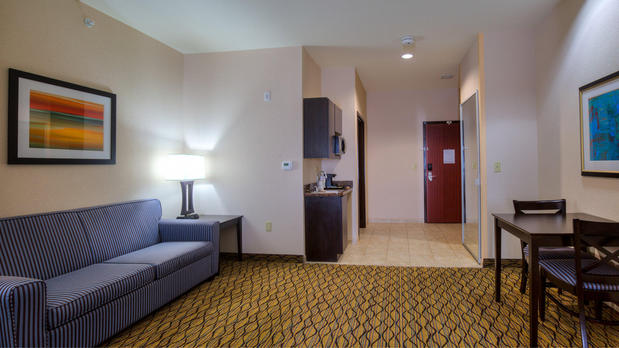 Images Holiday Inn Express & Suites Elk City, an IHG Hotel