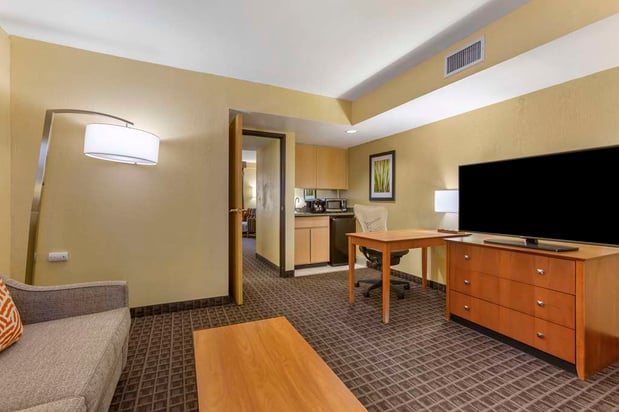 Images Best Western Plus Scottsdale Thunderbird Suites